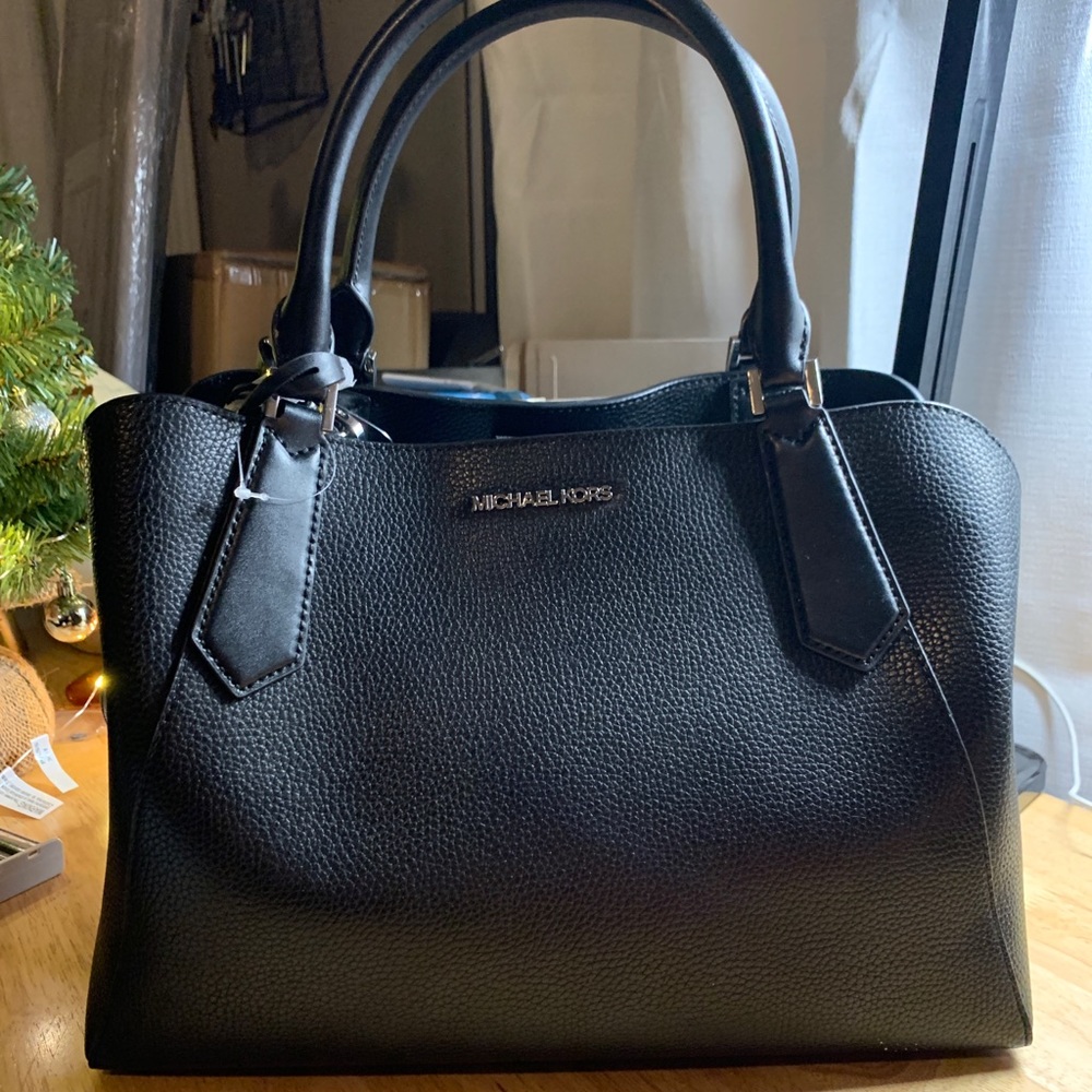 Michael Kors black leather purse - Picture 1 of 4